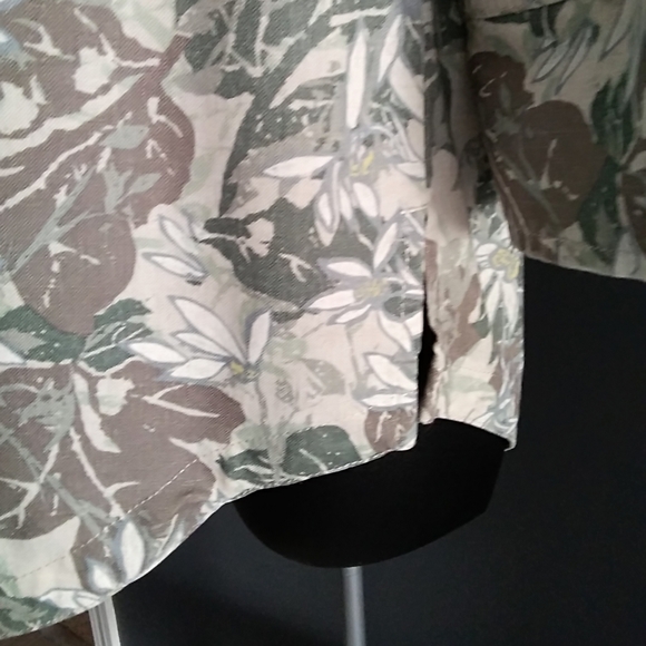 COLUMBIA SPORTSWEAR Button-down - Picture 3 of 12